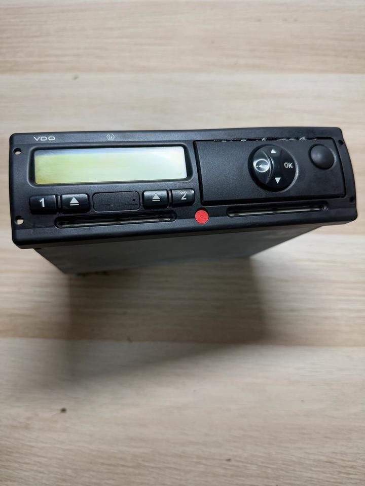 Mercedes Benz Actros MP4 VDO Tachograph A0014469033 - Tachograph: das Bild 2 Mercedes Benz Actros MP4 VDO Tachograph A0014469033 - Tachograph: das Bild 2