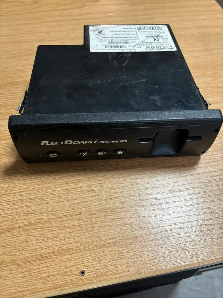 Mercedes-Benz FLEETBOARD ADVANCED Tachograph A0004460760 - Tachograph für LKW: das Bild 1 Mercedes-Benz FLEETBOARD ADVANCED Tachograph A0004460760 - Tachograph für LKW: das Bild 1