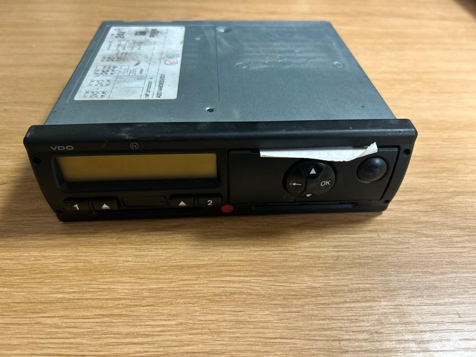 Mercedes-Benz Tachograph A0014463833 - Tachograph für LKW: das Bild 1 Mercedes-Benz Tachograph A0014463833 - Tachograph für LKW: das Bild 1