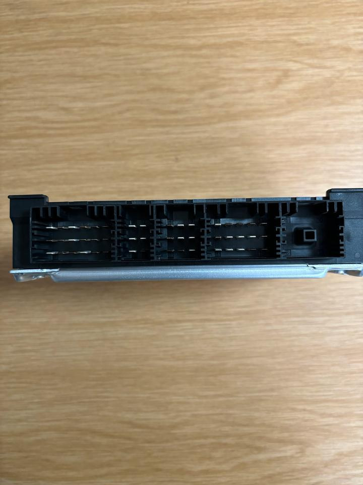 Mercedes KNORR BREMSE ABS Elektronik Steuergerät A0004464314 - Steuergerät für LKW: das Bild 3 Mercedes KNORR BREMSE ABS Elektronik Steuergerät A0004464314 - Steuergerät für LKW: das Bild 3