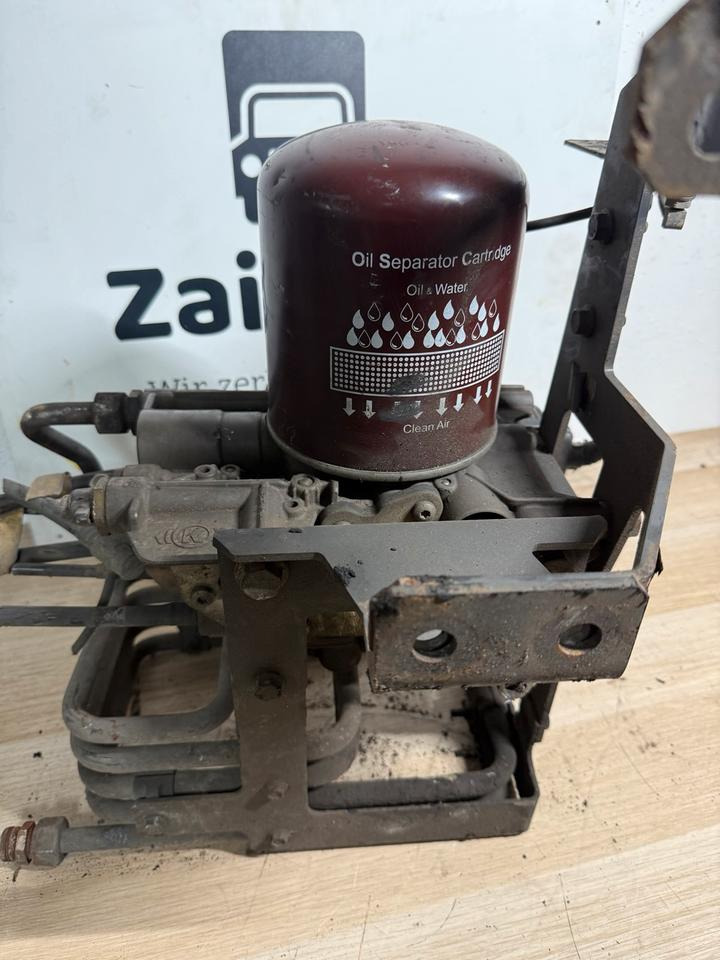 Mercedes KNORR-BREMSE LufttrocknerA0014465564 K138265 - Bremszubehör für LKW: das Bild 4 Mercedes KNORR-BREMSE LufttrocknerA0014465564 K138265 - Bremszubehör für LKW: das Bild 4