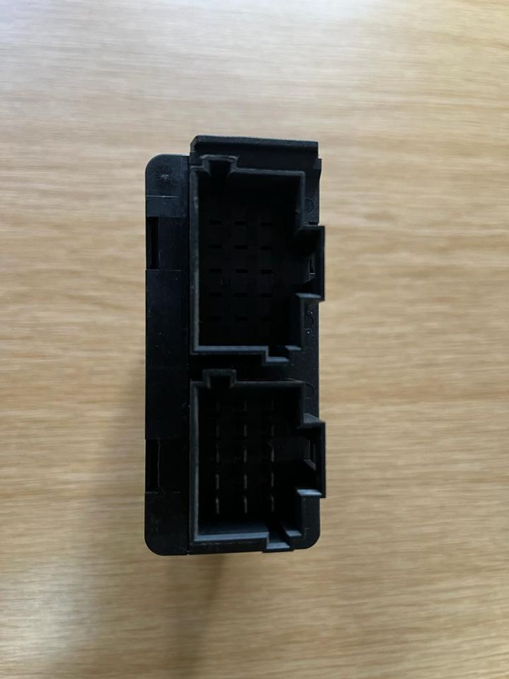 Mercedes VDO Zentralverriegelung Steuergerät A 000 446 15 19 - Steuergerät für LKW: das Bild 3 Mercedes VDO Zentralverriegelung Steuergerät A 000 446 15 19 - Steuergerät für LKW: das Bild 3