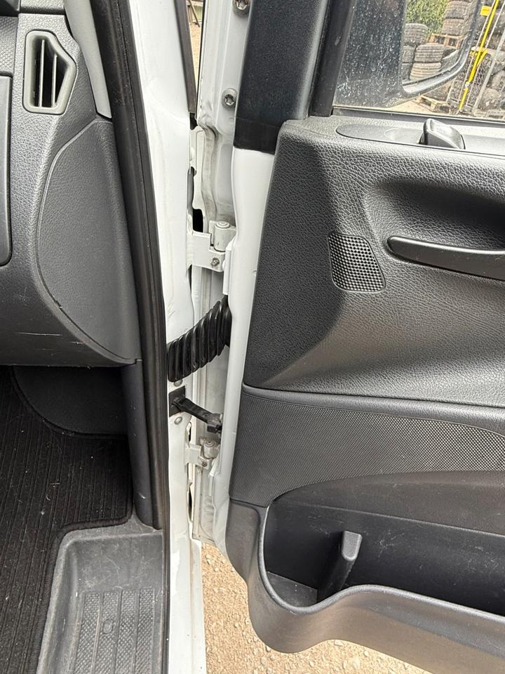 Mercedes VITO Beifahrertür Rechts komplett BJ 2012 - Tür und Teile für Transporter: das Bild 3 Mercedes VITO Beifahrertür Rechts komplett BJ 2012 - Tür und Teile für Transporter: das Bild 3