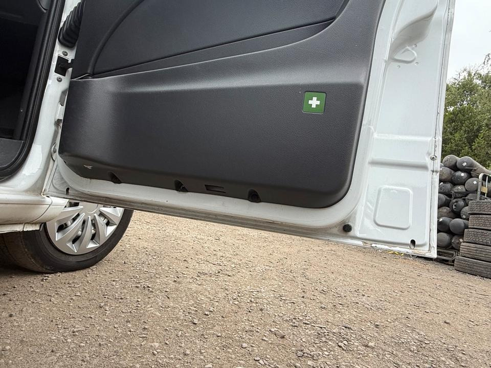Mercedes VITO Beifahrertür Rechts komplett BJ 2012 - Tür und Teile für Transporter: das Bild 4 Mercedes VITO Beifahrertür Rechts komplett BJ 2012 - Tür und Teile für Transporter: das Bild 4