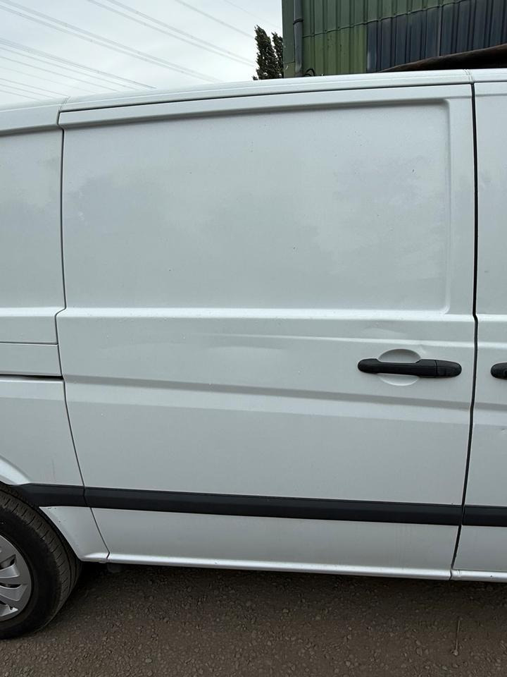 Mercedes VITO Seitentür Schiebetür BJ 2012 - Tür und Teile für Transporter: das Bild 1 Mercedes VITO Seitentür Schiebetür BJ 2012 - Tür und Teile für Transporter: das Bild 1