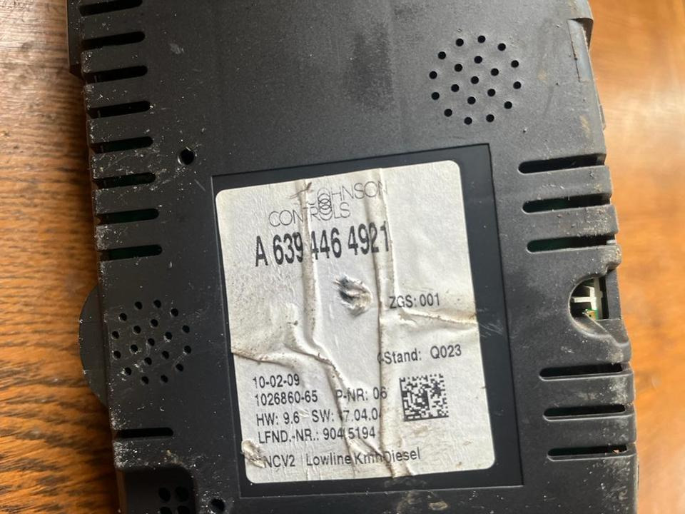 Mercedes Vito Viano W639 Kombiinstrument Tacho A6394464921 - Armaturenbrett für LKW: das Bild 2 Mercedes Vito Viano W639 Kombiinstrument Tacho A6394464921 - Armaturenbrett für LKW: das Bild 2