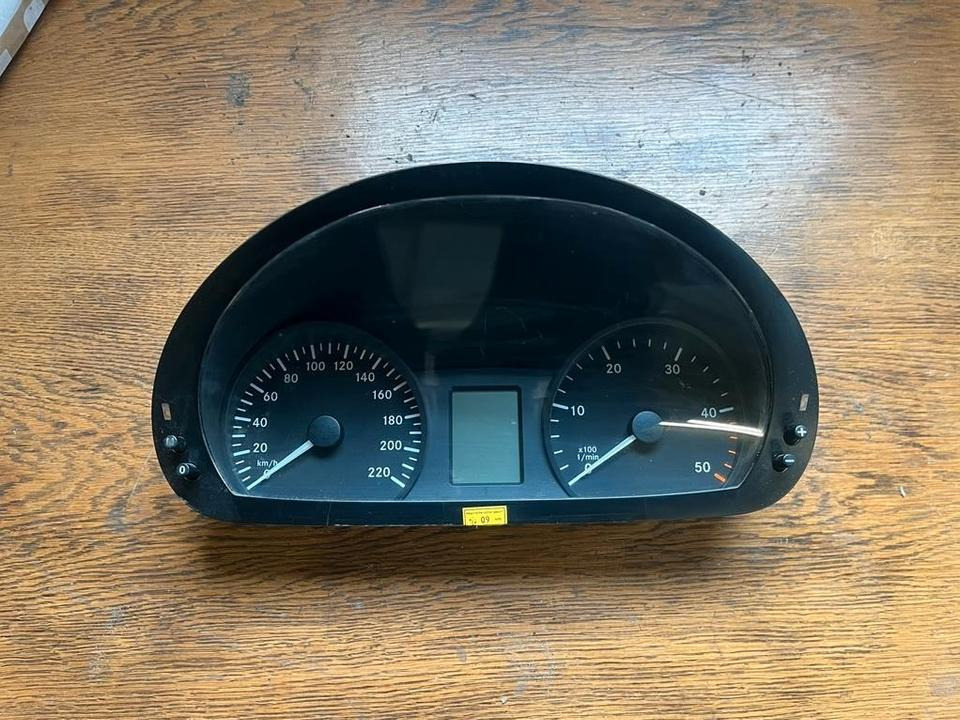 Mercedes Vito Viano W639 Kombiinstrument Tacho A6394464921 - Armaturenbrett für LKW: das Bild 1 Mercedes Vito Viano W639 Kombiinstrument Tacho A6394464921 - Armaturenbrett für LKW: das Bild 1