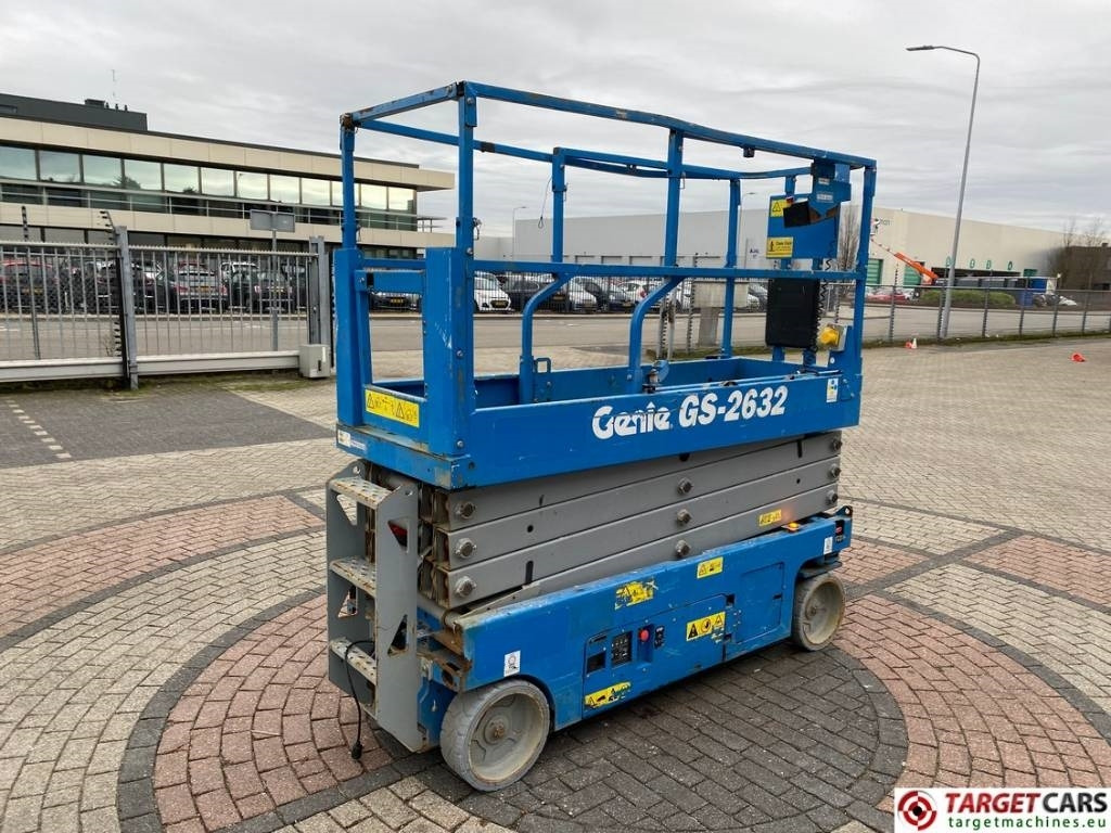 Genie GS-2632 Electric GS2632 Scissor Work Lift 992cm - Scherenbühne: das Bild 3 Genie GS-2632 Electric GS2632 Scissor Work Lift 992cm - Scherenbühne: das Bild 3
