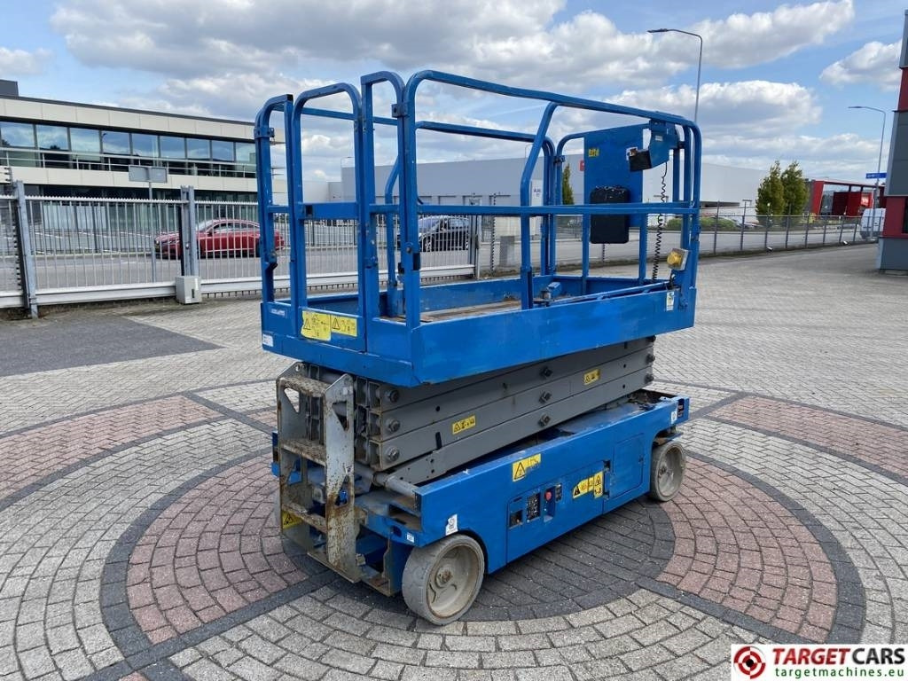 Genie GS-2646 Electric GS2646 Scissor Work Lift 992cm - Scherenbühne: das Bild 3 Genie GS-2646 Electric GS2646 Scissor Work Lift 992cm - Scherenbühne: das Bild 3