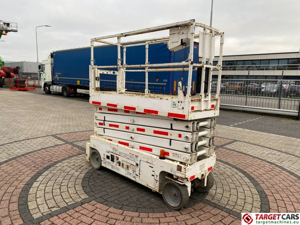 Genie GS-3232 Electric Scissor Work Lift 1175cm - Scherenbühne: das Bild 2 Genie GS-3232 Electric Scissor Work Lift 1175cm - Scherenbühne: das Bild 2