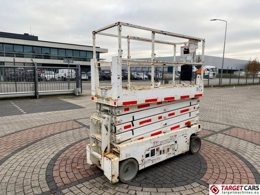 Genie GS-3232 Electric Scissor Work Lift 1175cm - Scherenbühne: das Bild 3 Genie GS-3232 Electric Scissor Work Lift 1175cm - Scherenbühne: das Bild 3