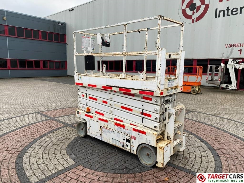 Genie GS-3232 Electric Scissor Work Lift 1175cm - Scherenbühne: das Bild 4 Genie GS-3232 Electric Scissor Work Lift 1175cm - Scherenbühne: das Bild 4
