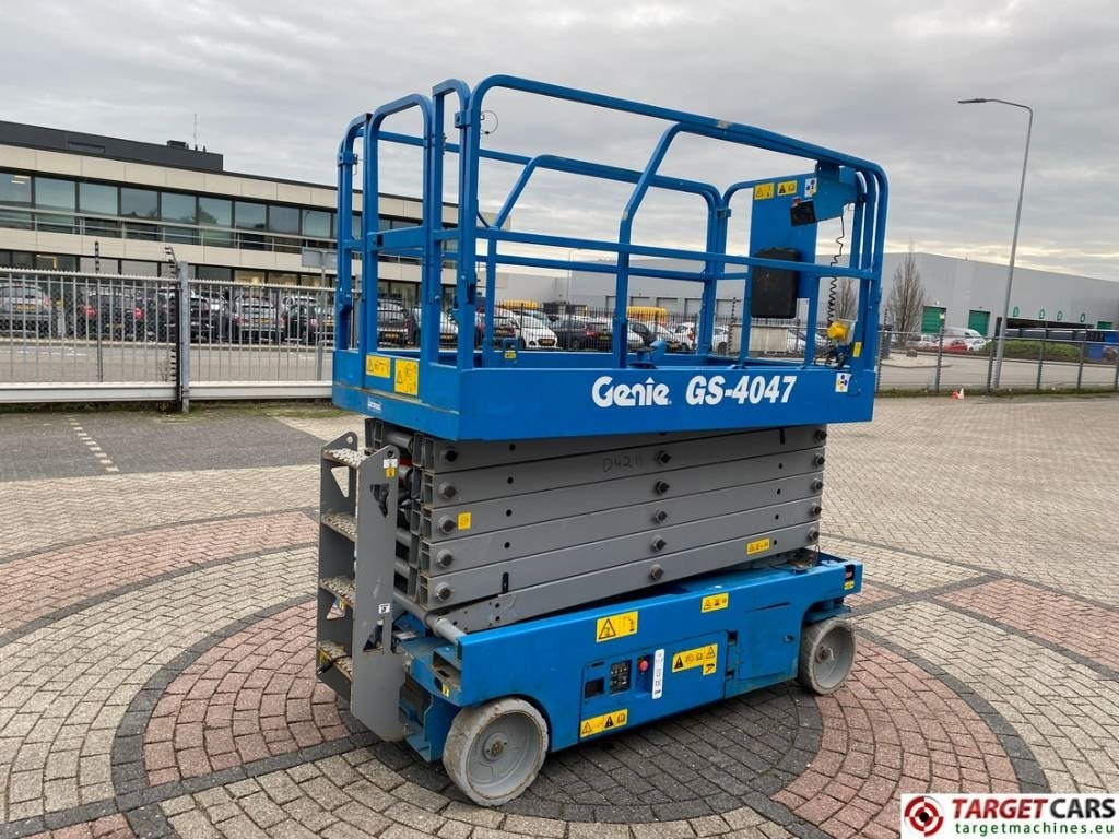 Genie GS-4047 Electric GS4047 Scissor Work Lift 1389cm - Scherenbühne: das Bild 3 Genie GS-4047 Electric GS4047 Scissor Work Lift 1389cm - Scherenbühne: das Bild 3