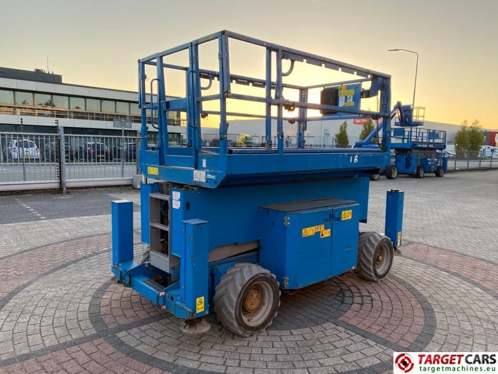 Genie GS-4069 DC Electric GS4069 Scissor WorkLift 1412cm - Scherenbühne: das Bild 3 Genie GS-4069 DC Electric GS4069 Scissor WorkLift 1412cm - Scherenbühne: das Bild 3