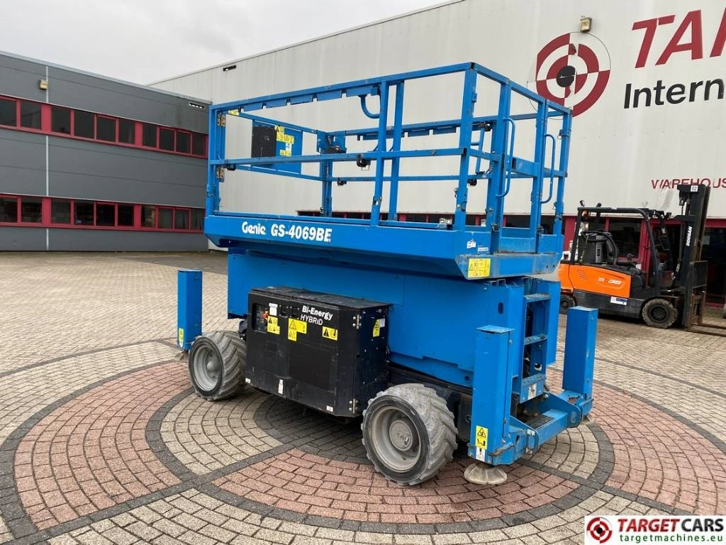 Genie GS-4069BE HyBrid Scissor Work Lift 1412cm - Scherenbühne: das Bild 4 Genie GS-4069BE HyBrid Scissor Work Lift 1412cm - Scherenbühne: das Bild 4