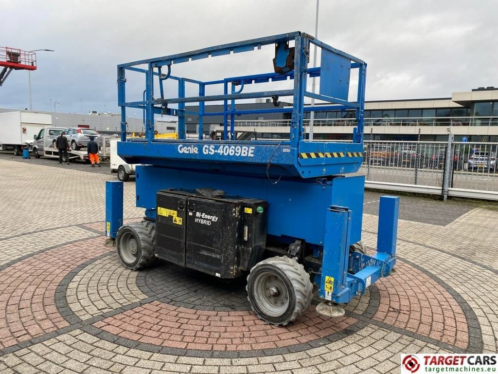 Genie GS-4069BE HyBrid Scissor Work Lift 1412cm - Scherenbühne: das Bild 2 Genie GS-4069BE HyBrid Scissor Work Lift 1412cm - Scherenbühne: das Bild 2