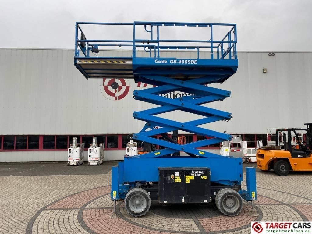Genie GS-4069BE HyBrid Scissor Work Lift 1412cm - Scherenbühne: das Bild 5 Genie GS-4069BE HyBrid Scissor Work Lift 1412cm - Scherenbühne: das Bild 5