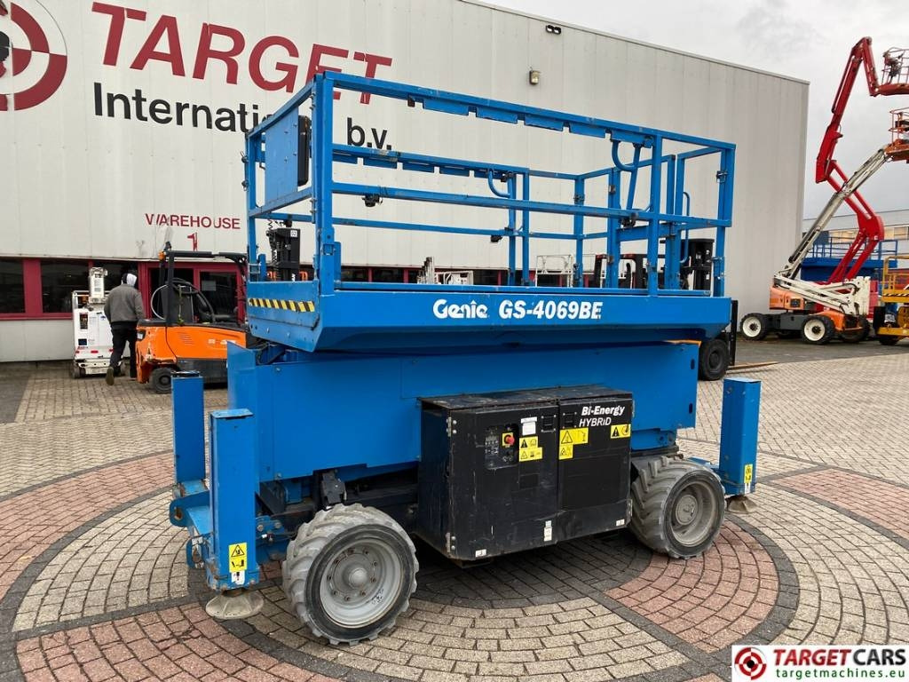 Genie GS-4069BE HyBrid Scissor Work Lift 1412cm - Scherenbühne: das Bild 1 Genie GS-4069BE HyBrid Scissor Work Lift 1412cm - Scherenbühne: das Bild 1