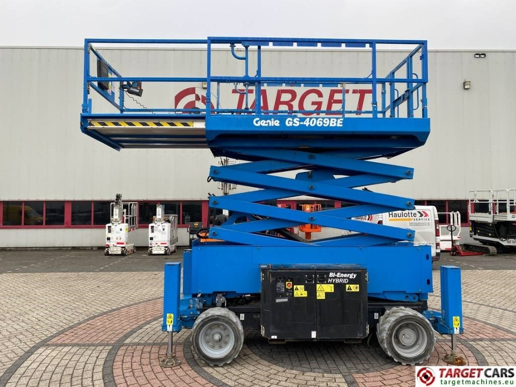 Genie GS-4069BE HyBrid Scissor Work Lift 1412cm - Scherenbühne: das Bild 5 Genie GS-4069BE HyBrid Scissor Work Lift 1412cm - Scherenbühne: das Bild 5