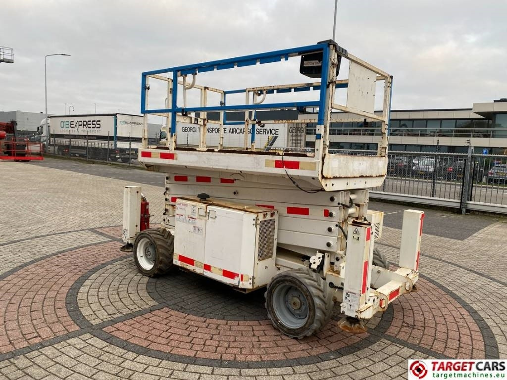 Genie GS-4069RT Diesel 4x4 Scissor Work Lift 1412cm - Scherenbühne: das Bild 2 Genie GS-4069RT Diesel 4x4 Scissor Work Lift 1412cm - Scherenbühne: das Bild 2