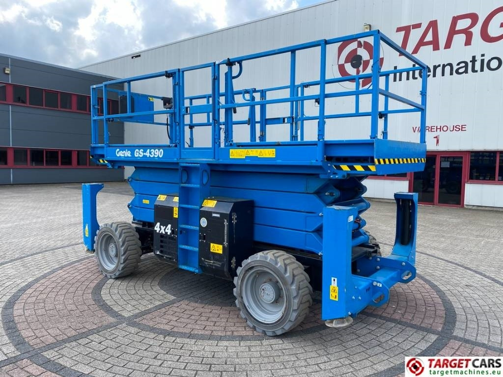 Genie GS-4390 RT LPG 4x4 Scissor Work Lift 1511cm - Scherenbühne: das Bild 4 Genie GS-4390 RT LPG 4x4 Scissor Work Lift 1511cm - Scherenbühne: das Bild 4