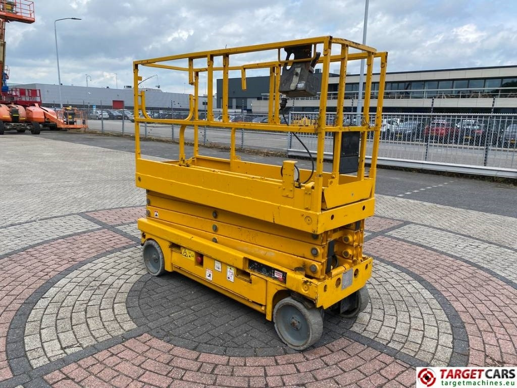 Haulotte Compact 10N Electric Scissor Work Lift 1000cm - Scherenbühne: das Bild 2 Haulotte Compact 10N Electric Scissor Work Lift 1000cm - Scherenbühne: das Bild 2