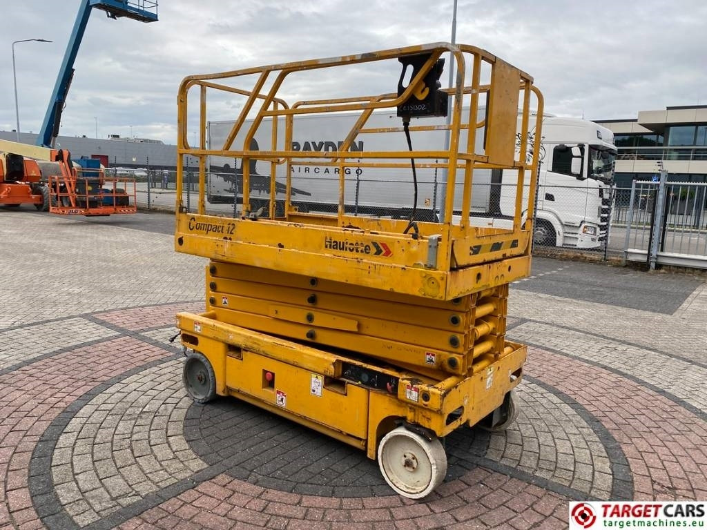 Haulotte Compact 12 Electric Scissor Work Lift 1200cm - Scherenbühne: das Bild 2 Haulotte Compact 12 Electric Scissor Work Lift 1200cm - Scherenbühne: das Bild 2