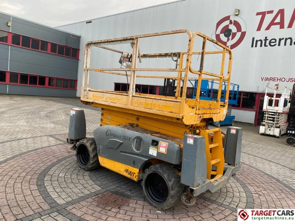 Haulotte Compact 12DX Diesel 4x4 Scissor Work Lift 1206cm - Scherenbühne: das Bild 4 Haulotte Compact 12DX Diesel 4x4 Scissor Work Lift 1206cm - Scherenbühne: das Bild 4