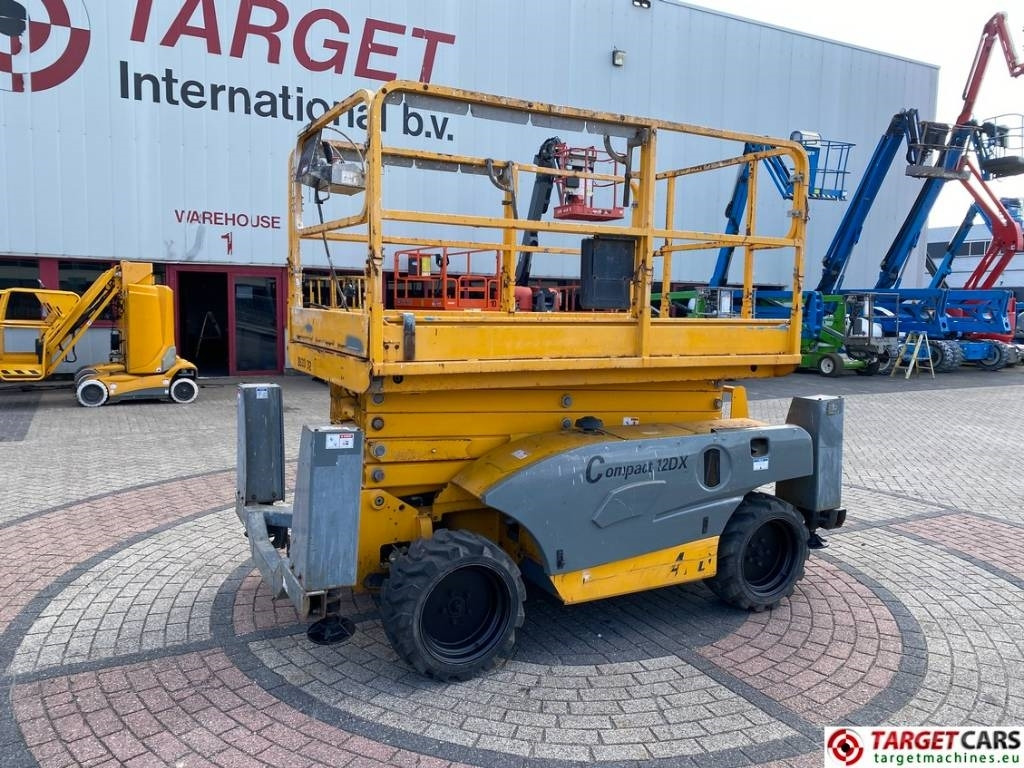 Haulotte Compact 12DX Diesel 4x4 Scissor Work Lift 1206cm - Scherenbühne: das Bild 1 Haulotte Compact 12DX Diesel 4x4 Scissor Work Lift 1206cm - Scherenbühne: das Bild 1
