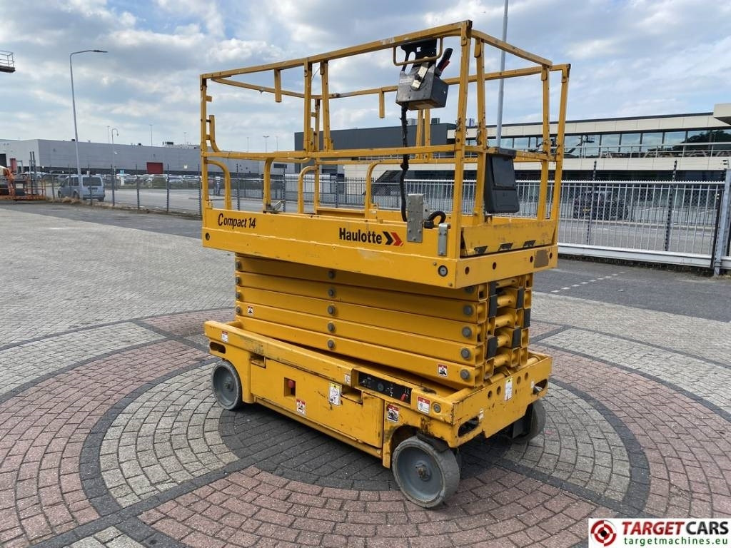Haulotte Compact 14 Electric Scissor Work Lift 1385cm - Scherenbühne: das Bild 2 Haulotte Compact 14 Electric Scissor Work Lift 1385cm - Scherenbühne: das Bild 2