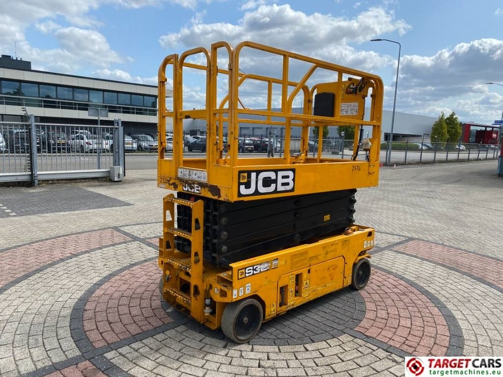 JCB S3246E Electric Scissor Work Lift 1200cm - Scherenbühne: das Bild 3 JCB S3246E Electric Scissor Work Lift 1200cm - Scherenbühne: das Bild 3