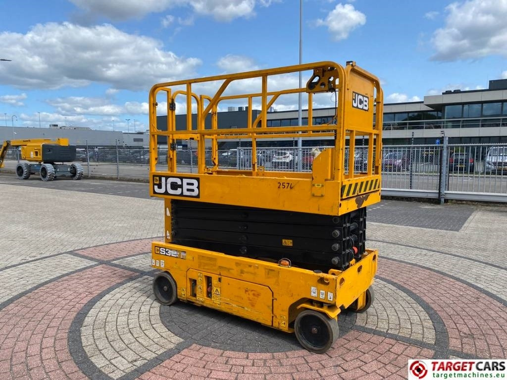 JCB S3246E Electric Scissor Work Lift 1200cm - Scherenbühne: das Bild 2 JCB S3246E Electric Scissor Work Lift 1200cm - Scherenbühne: das Bild 2