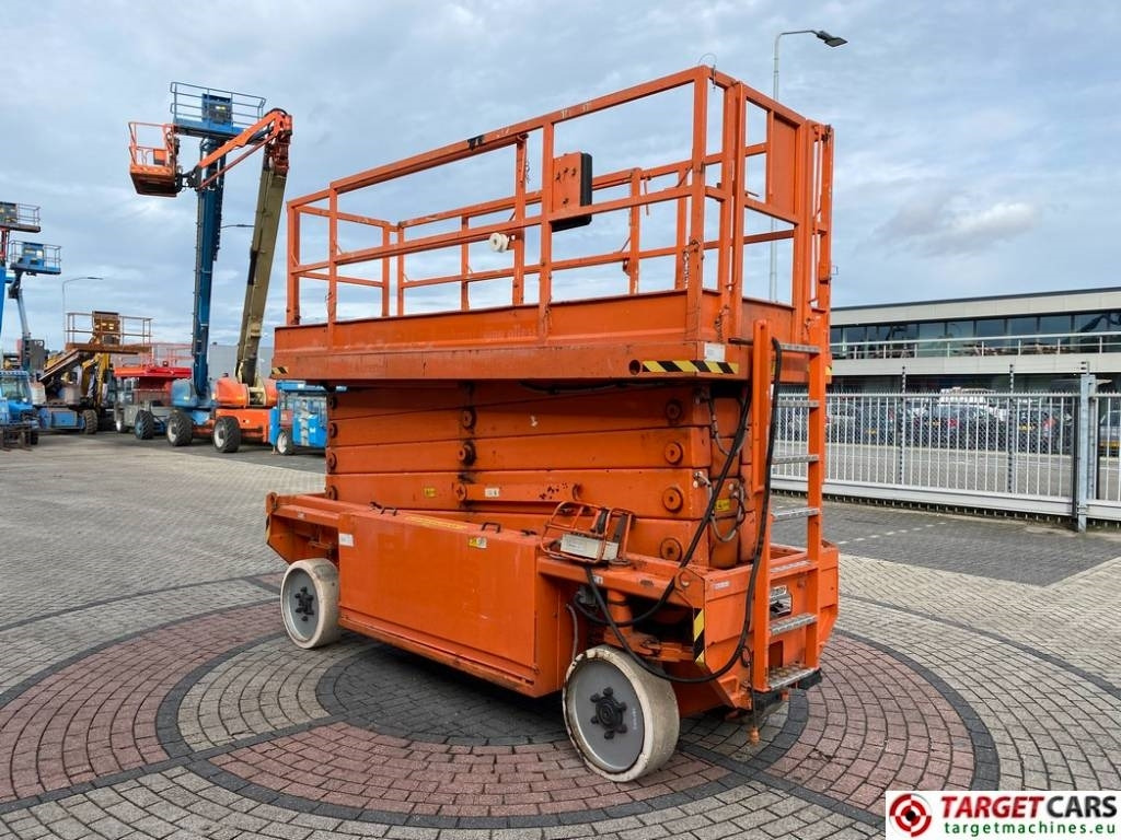 JLG 153-12 Liftlux Electric Scissor Work Lift 1730cm - Scherenbühne: das Bild 2 JLG 153-12 Liftlux Electric Scissor Work Lift 1730cm - Scherenbühne: das Bild 2