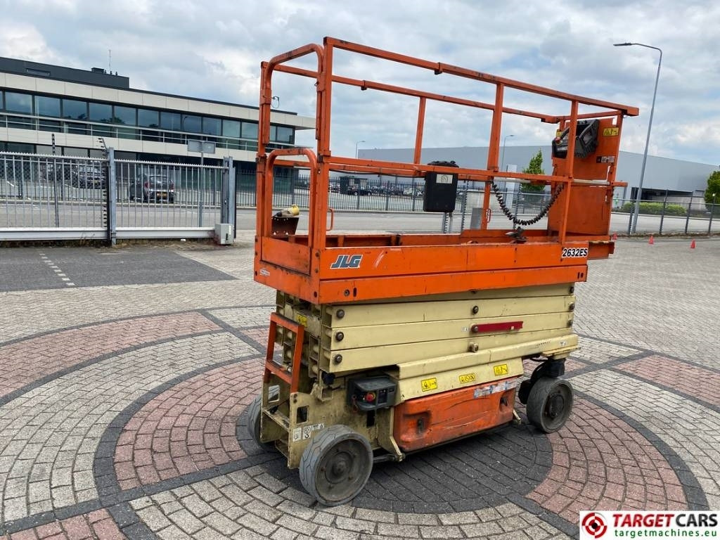 JLG 2632ES Electric Scissor Work Lift 977cm - Scherenbühne: das Bild 3 JLG 2632ES Electric Scissor Work Lift 977cm - Scherenbühne: das Bild 3