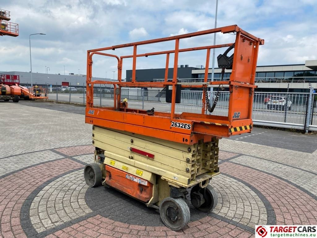 JLG 2632ES Electric Scissor Work Lift 977cm - Scherenbühne: das Bild 2 JLG 2632ES Electric Scissor Work Lift 977cm - Scherenbühne: das Bild 2