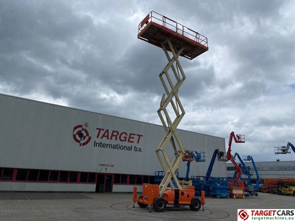 JLG 4394RT Diesel 4x4 Scissor Work Lift 1511cm - Scherenbühne: das Bild 3 JLG 4394RT Diesel 4x4 Scissor Work Lift 1511cm - Scherenbühne: das Bild 3