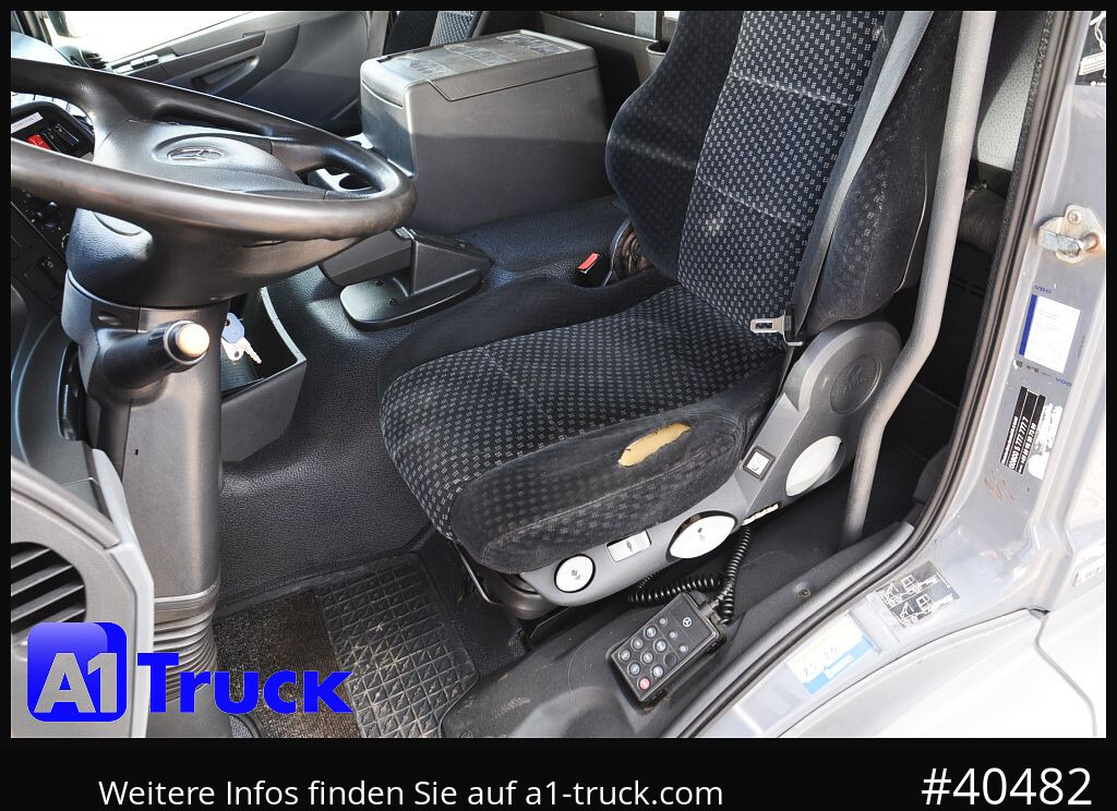 MERCEDES-BENZ 1824 LL Carrier 950 Mt, 3 Kammern, Automatik - Kühlkoffer LKW: das Bild 4 MERCEDES-BENZ 1824 LL Carrier 950 Mt, 3 Kammern, Automatik - Kühlkoffer LKW: das Bild 4