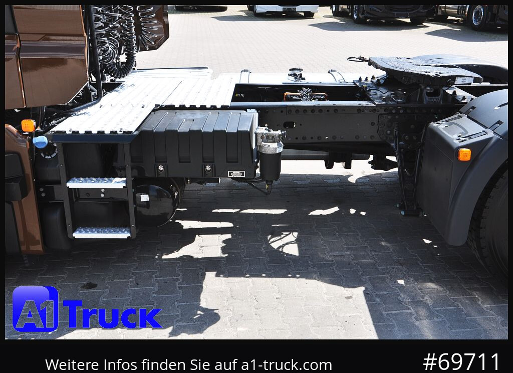 MAN TGX 18,480 BLS Intarder Standklima, Soundsystem - Sattelzugmaschine: das Bild 2 MAN TGX 18,480 BLS Intarder Standklima, Soundsystem - Sattelzugmaschine: das Bild 2