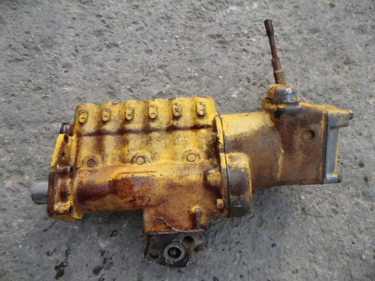 Caterpillar D333 POMPA INIEZIONE - Kraftstoffpumpe für Baumaschine: das Bild 1 Caterpillar D333 POMPA INIEZIONE - Kraftstoffpumpe für Baumaschine: das Bild 1