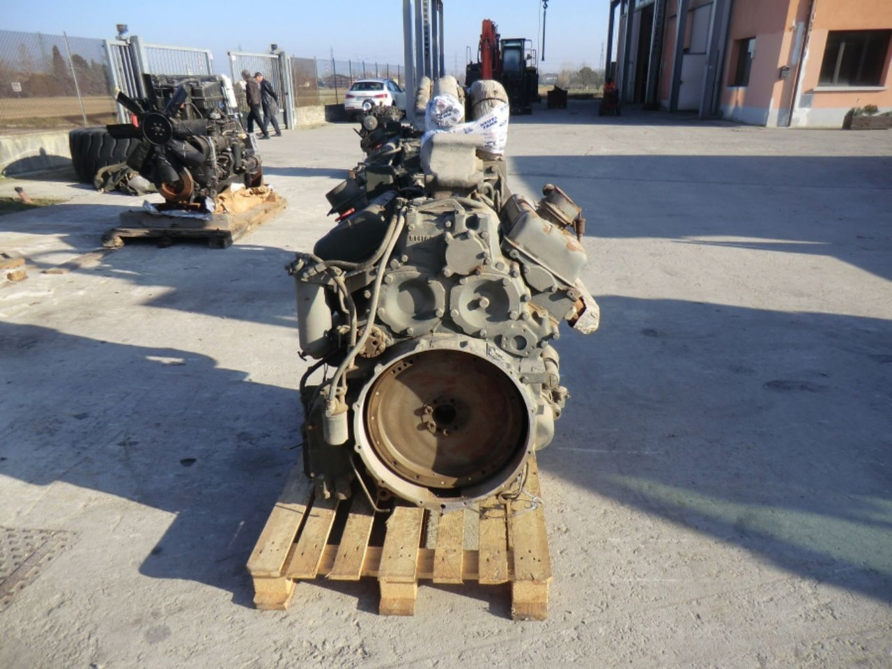 DETROIT DIESEL 8V53 MOTORE MARINO USATO COMPLETO DI TURBO E MOTORINO DI AVVIAMENTO. - Motor für Baumaschine: das Bild 2 DETROIT DIESEL 8V53 MOTORE MARINO USATO COMPLETO DI TURBO E MOTORINO DI AVVIAMENTO. - Motor für Baumaschine: das Bild 2