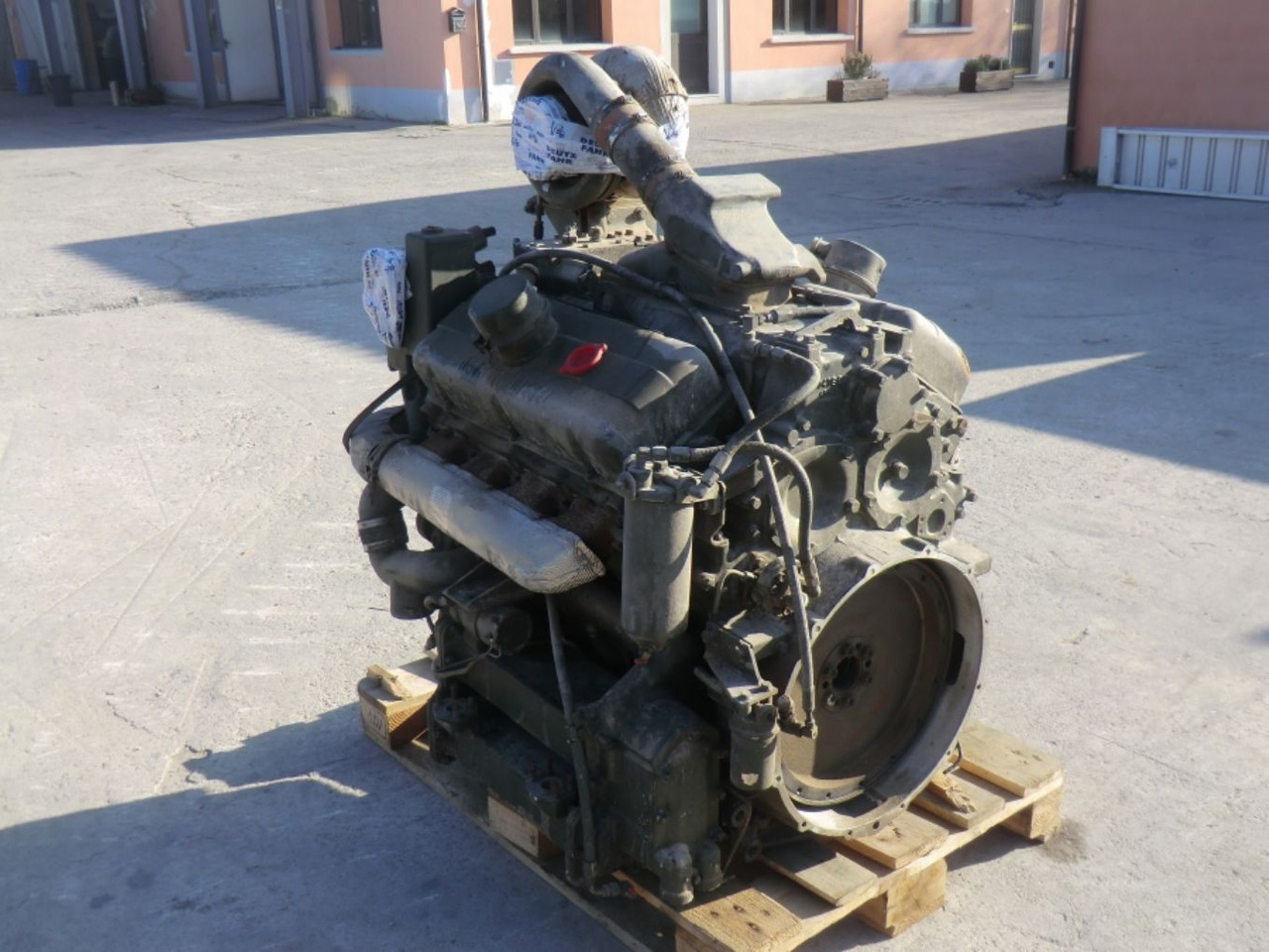 DETROIT DIESEL 8V53 MOTORE MARINO USATO. TIPO D.W. - L.S. COMPLETO DI TURBO E MOTORINO DI AVVIAMENTO. - Motor für Baumaschine: das Bild 2 DETROIT DIESEL 8V53 MOTORE MARINO USATO. TIPO D.W. - L.S. COMPLETO DI TURBO E MOTORINO DI AVVIAMENTO. - Motor für Baumaschine: das Bild 2