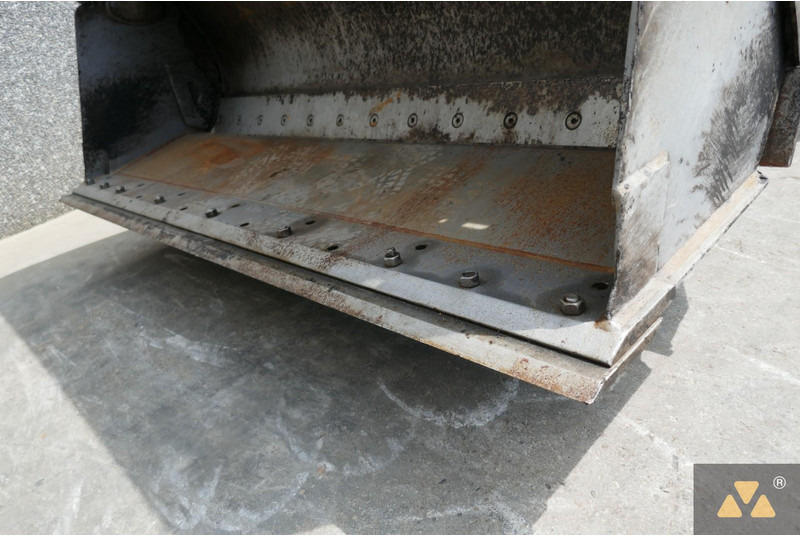 Radlader Caterpillar 906M: das Bild 14