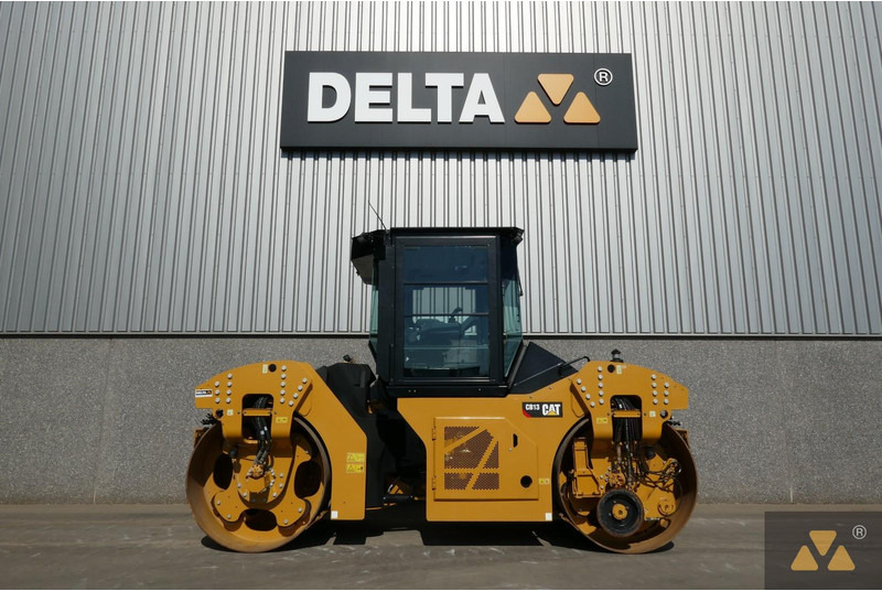 Caterpillar CB13 - Walzen: das Bild 2 Caterpillar CB13 - Walzen: das Bild 2