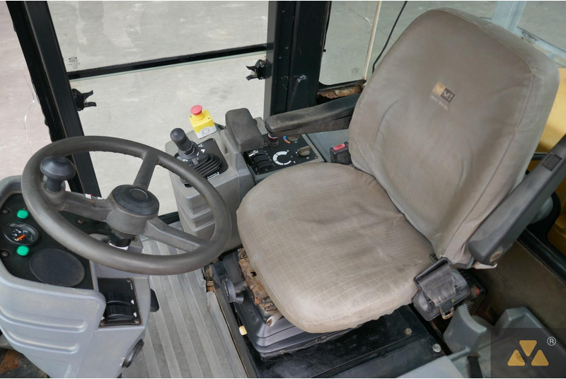 Walzen Caterpillar CP76: das Bild 7