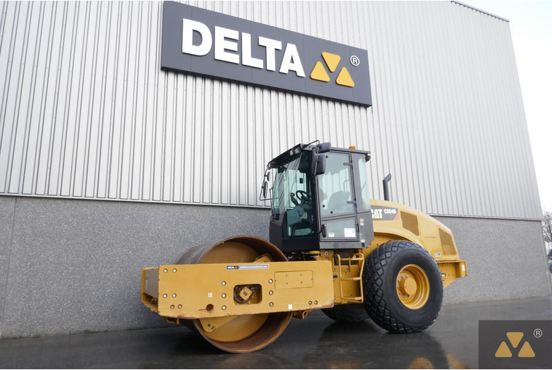 Caterpillar CS64B - Walzen: das Bild 4 Caterpillar CS64B - Walzen: das Bild 4