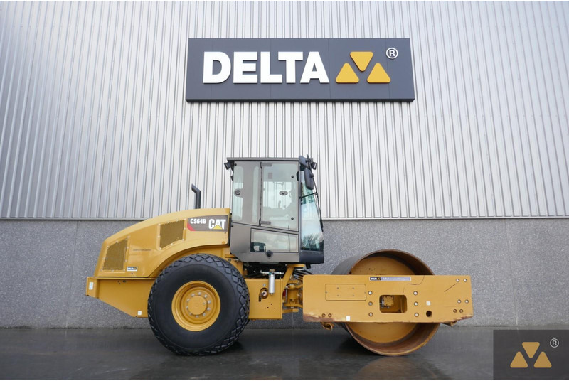 Caterpillar CS64B - Walzen: das Bild 2 Caterpillar CS64B - Walzen: das Bild 2
