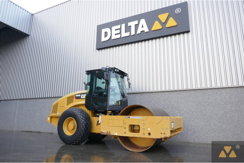 Caterpillar CS64B - Walzen: das Bild 3 Caterpillar CS64B - Walzen: das Bild 3