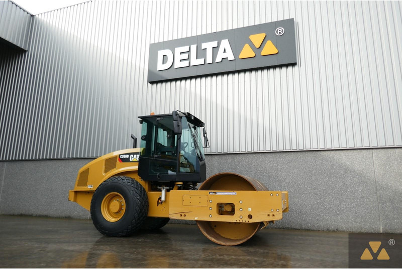 Caterpillar CS66B - Walzen: das Bild 3 Caterpillar CS66B - Walzen: das Bild 3