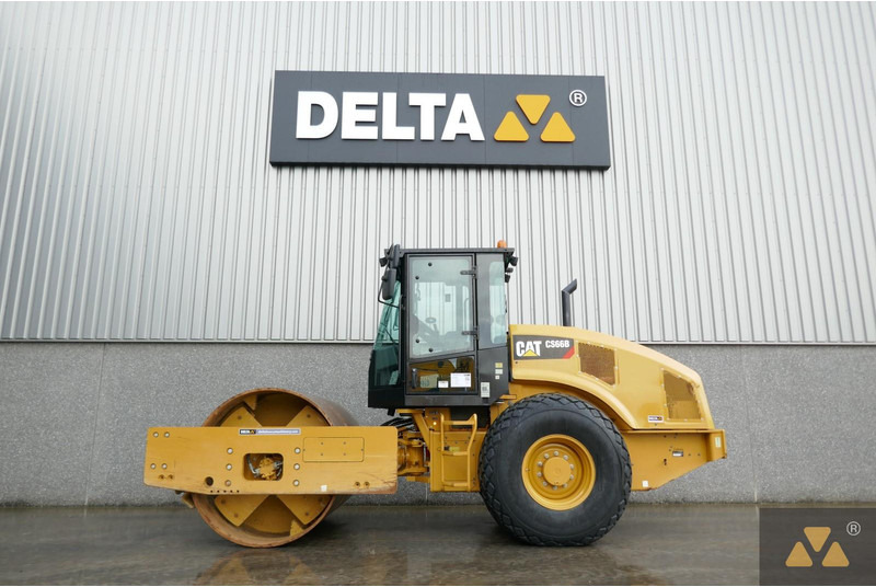Caterpillar CS66B - Walzen: das Bild 1 Caterpillar CS66B - Walzen: das Bild 1
