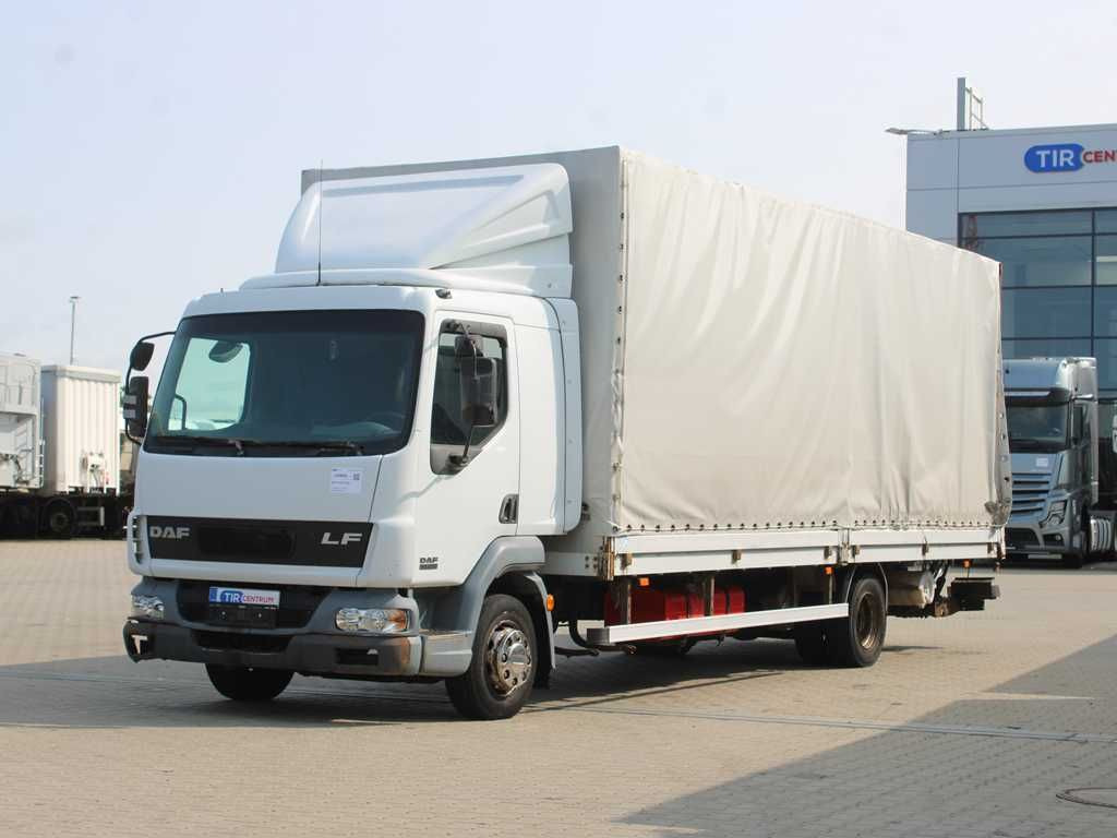 DAF FA LF 45.220, EURO 3, SIDEWALLS, TAIL LIFT - Plane LKW: das Bild 1 DAF FA LF 45.220, EURO 3, SIDEWALLS, TAIL LIFT - Plane LKW: das Bild 1